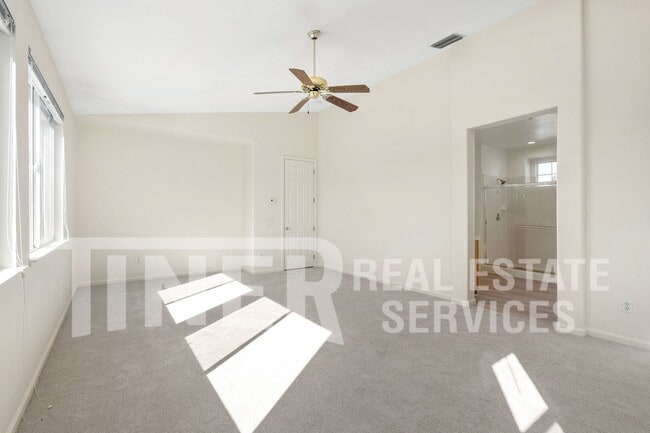 Building Photo - 9808 Spring View Way