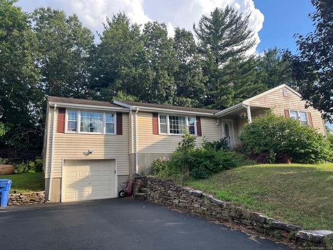 Primary Photo - 150 Long Hill Dr
