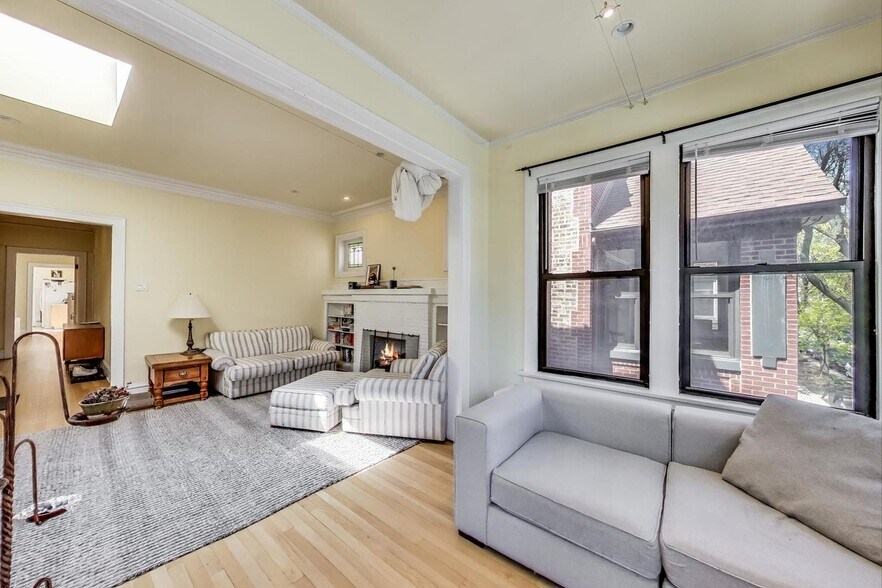 Building Photo - 6424 N Newgard Ave