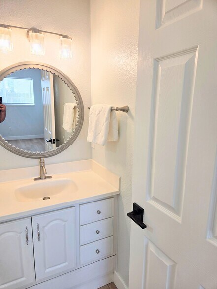 Building Photo - 228 Carmillita Way