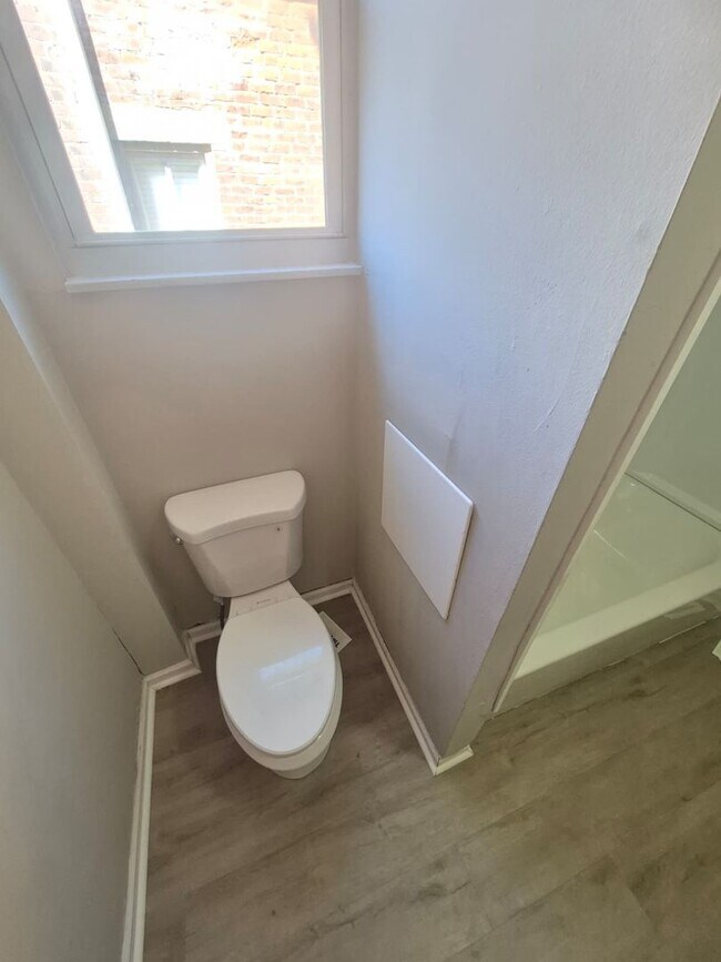 Building Photo - 1607 Maryland Ave