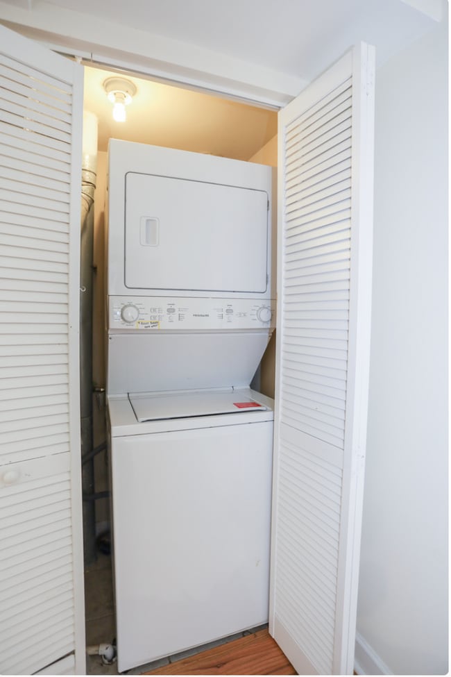 Building Photo - Residences At Ridge (6424)