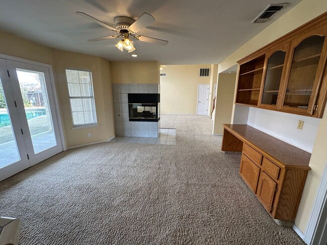 Building Photo - Spacious 4-Bedroom Rental with Pool & Hot ...