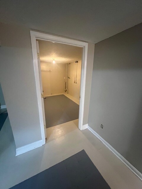 Building Photo - 3211 Mid Dale Ln