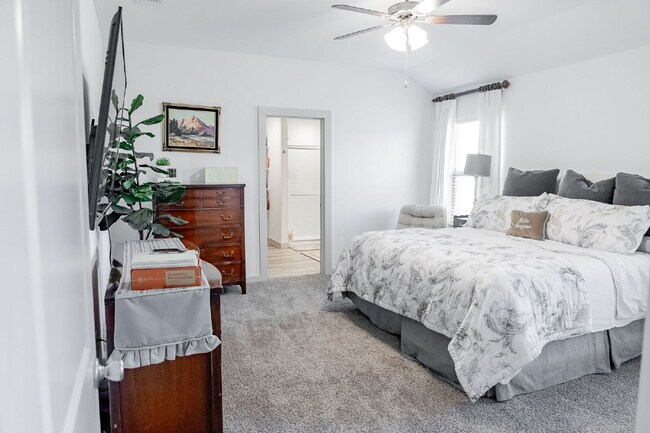 Building Photo - Gorgeous 4/2 in Cooper ISD