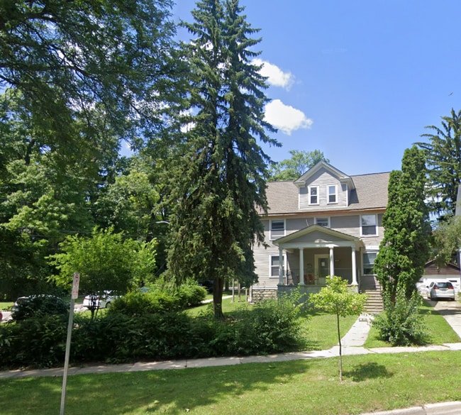 Building Photo - 1803 Hill St