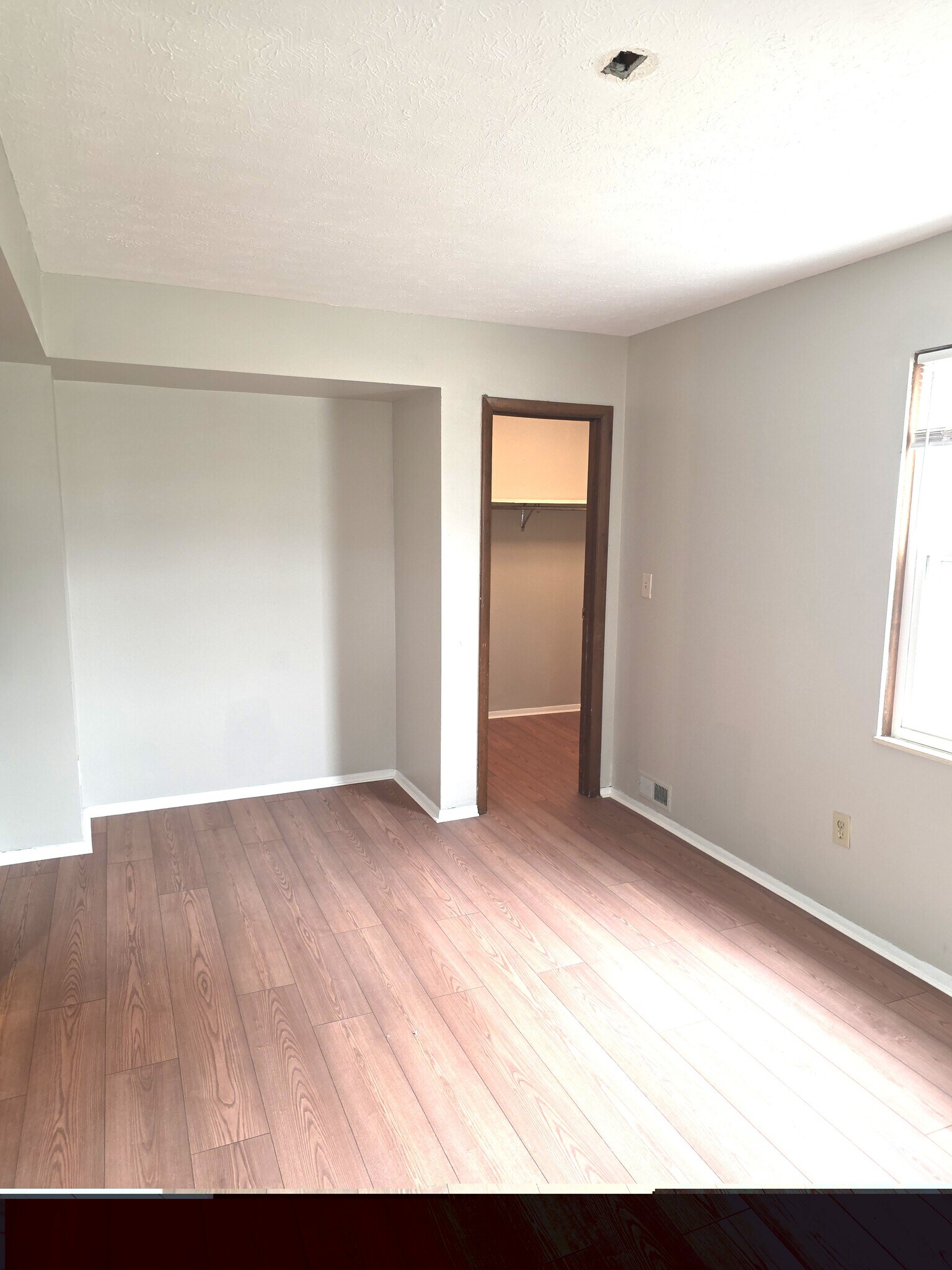Building Photo - 1653 Southbend Dr