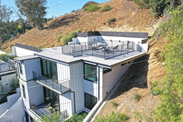 Building Photo - 6565 Pickwick St