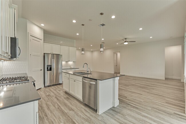 Building Photo - 14343 Red Ldg Trl