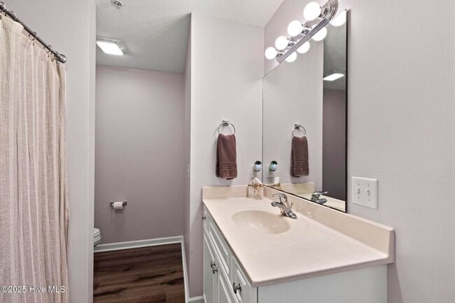 Building Photo - Fully furnished dream condo in Carolina Beach