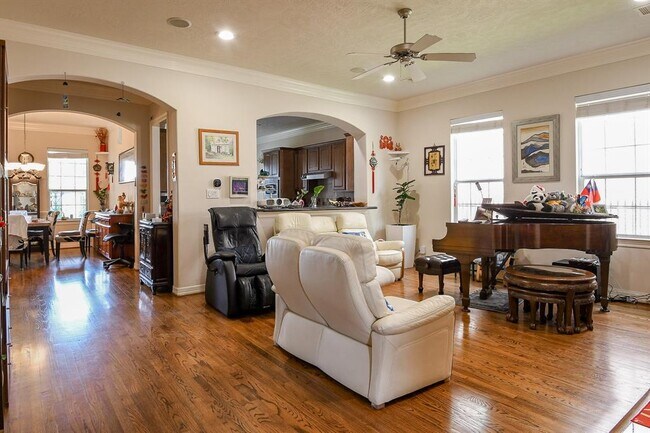 Building Photo - 7608 Janak Dr