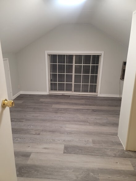 Bedroom 5 bonus - 14115 S Dearborn St