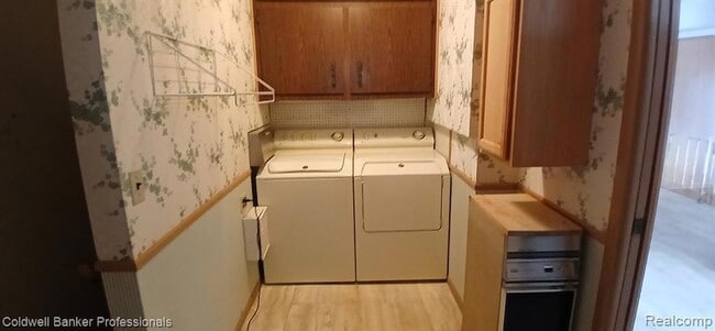 Building Photo - 30632 Ohmer Dr