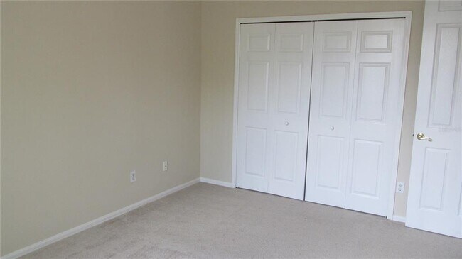 Building Photo - 8807 Oak Landings Ct