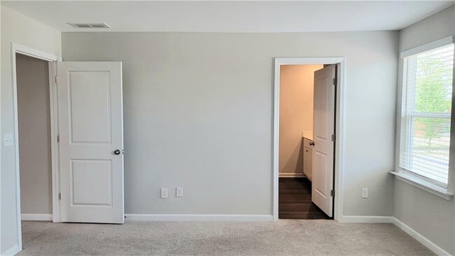 Building Photo - 17 Wynn Wy