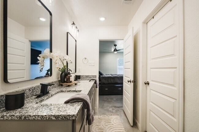 Building Photo - 803 Wax Myrtle Ct