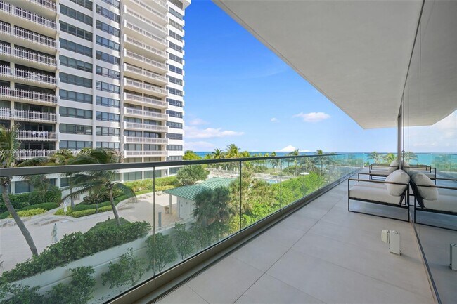 Building Photo - 10203 Collins Ave