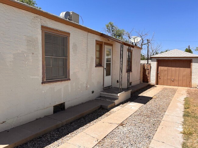 Building Photo - 3rd Street Duplex