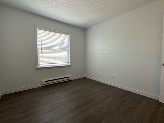 Building Photo - Modern 3-Bedroom Charmer with Bright Inter...