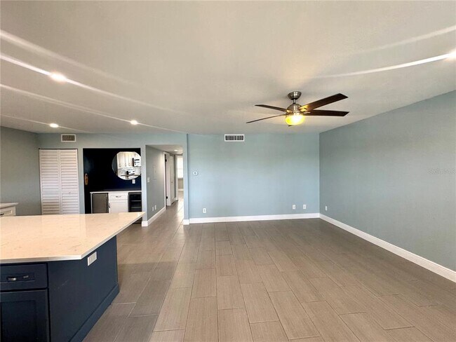 Building Photo - 12500 Capri Cir N