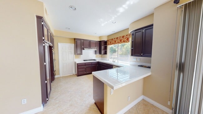 Building Photo - Welcome to Picasso Dr!