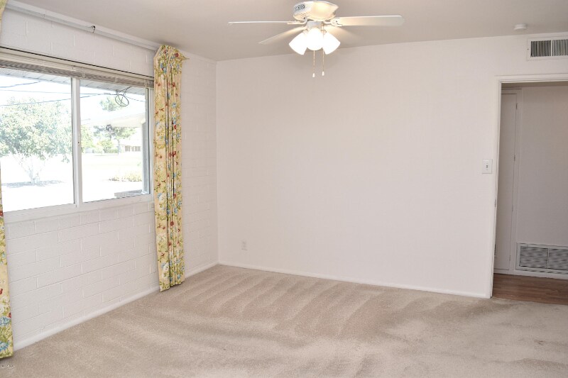 Building Photo - 12231 N Cherry Hills Dr W