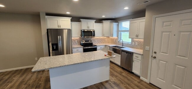 Building Photo - Modern Townhome in South Bismarck! Newly Available!