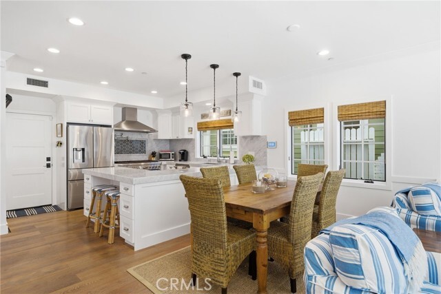 Building Photo - 305 Montero Ave