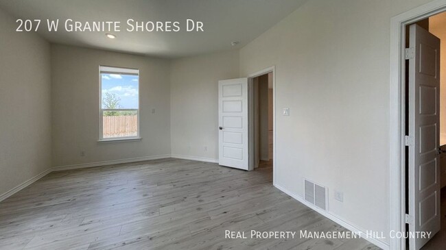 Building Photo - Live By Boerne Lake!