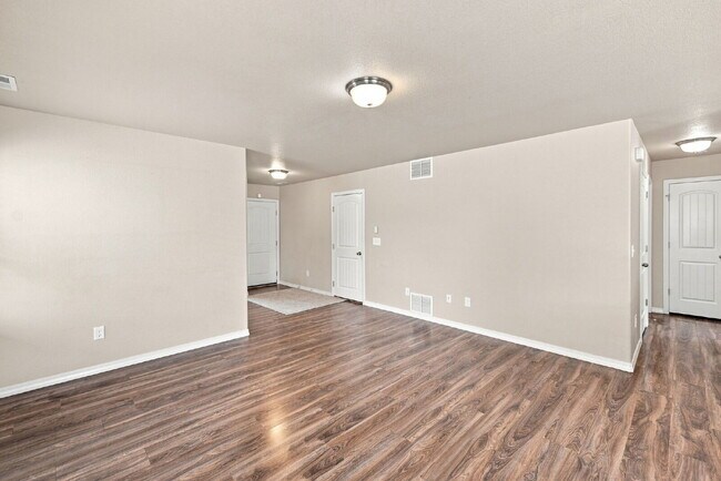 Building Photo - 10864 Traders Pkwy