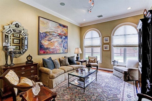 Building Photo - 100 S Creekside Ct