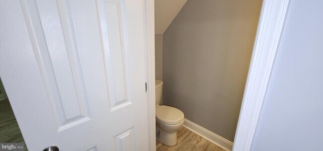 Building Photo - 483 Arwell Ct