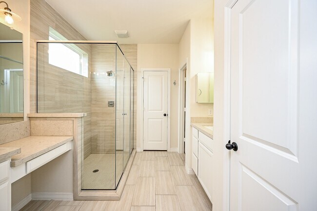 Building Photo - 30718 Parkside Passage Dr