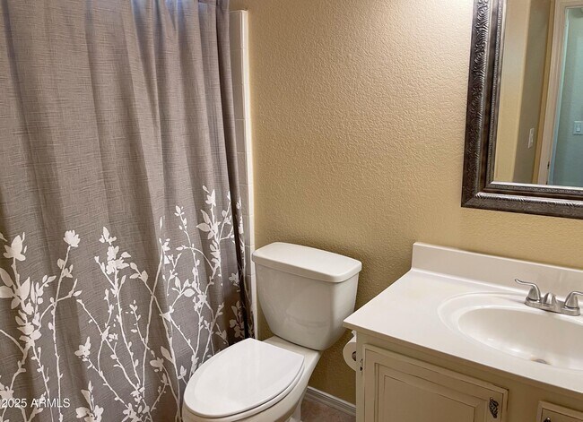 Building Photo - 6926 W Via Del Sol Dr