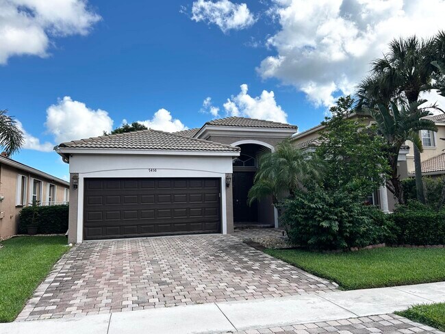 Building Photo - 7458 Via Luria