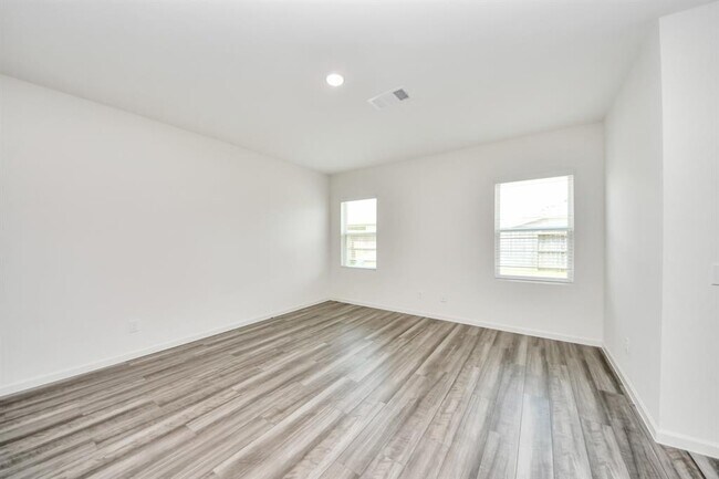 Building Photo - 10302 Florance Spring Dr