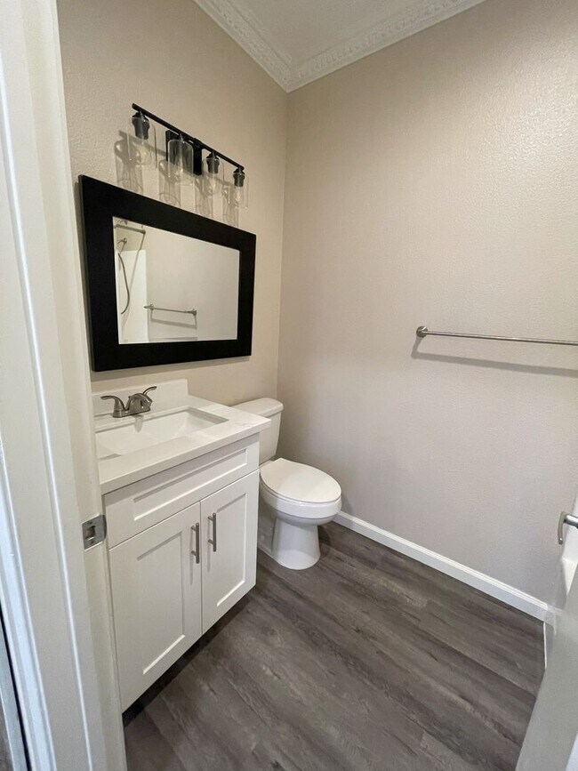 Building Photo - BEAUTIFUL RIVER FRONT CONDO IN THE "RIVER ...