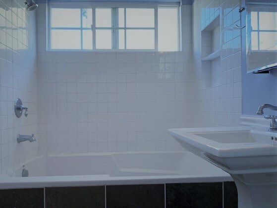 Master Bathroom - 1714 N Ogden Dr