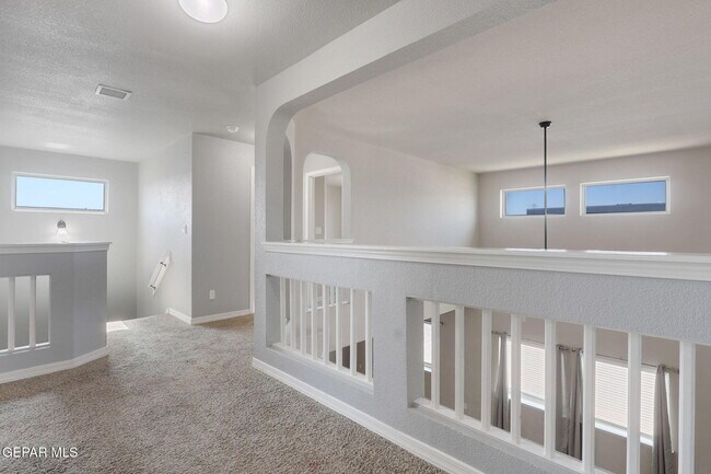 Building Photo - 363 Duskwood St