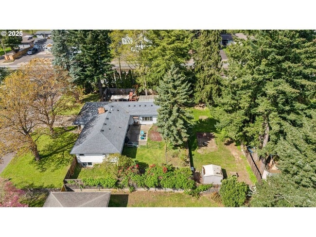 Building Photo - Quarter Acre Comfort