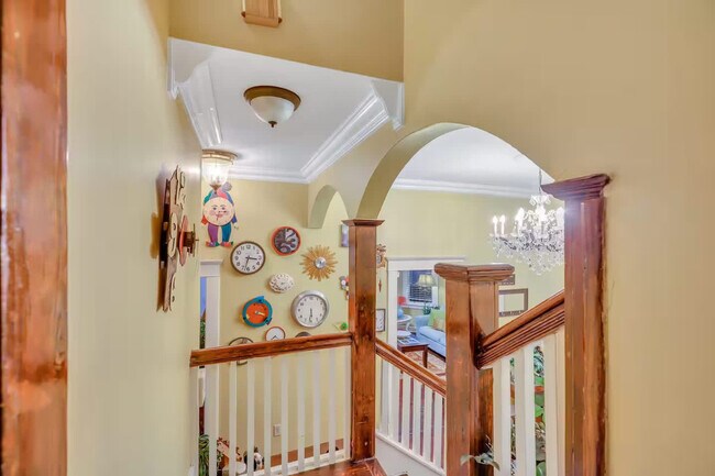 Building Photo - 524 E Duffy St