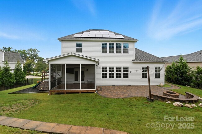 Building Photo - 425 Cassia Ct