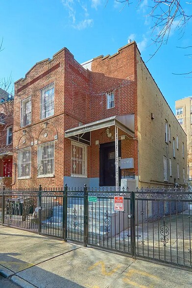 Primary Photo - 1549 Selwyn Ave