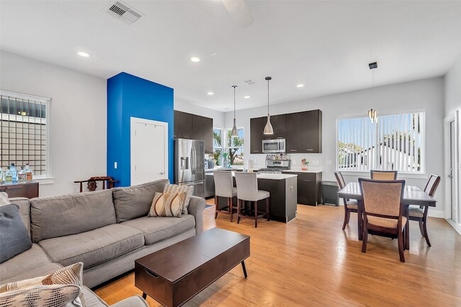 Building Photo - 5021 Nichols St