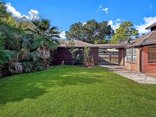 Building Photo - 7703 Braesridge Ct