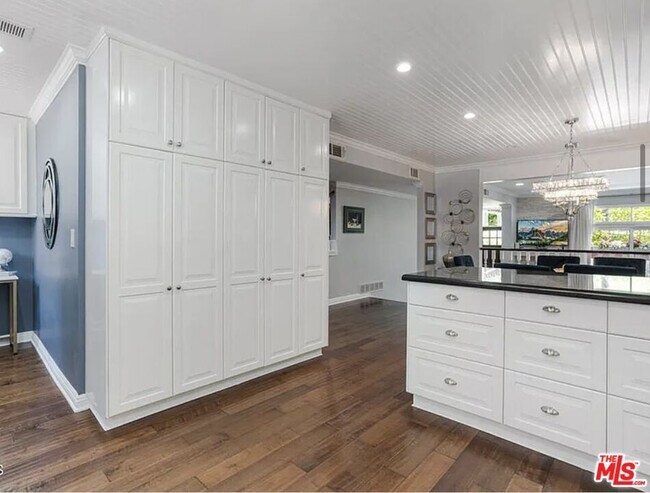 Building Photo - 17213 Palisades Cir