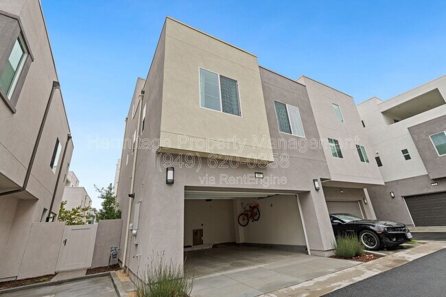 Building Photo - 167 Tenor
