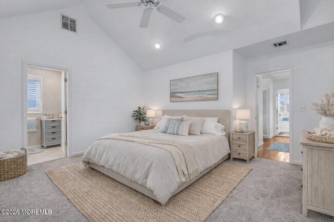 Building Photo - 6 Cook St