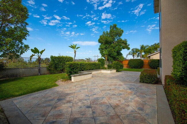 Building Photo - 3829 Via Del Rancho