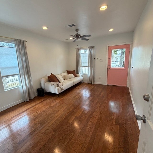 Building Photo - 520 W 14th St